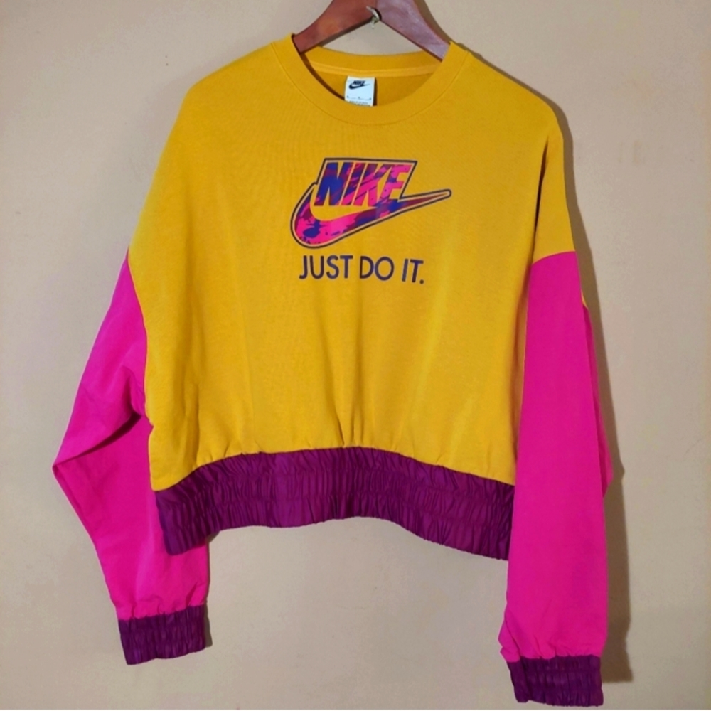 Nike large swoosh color block 90's retro look crop sweatshirt. Size medium
